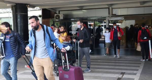 La Nación / El Pettirossi recibe en promedio tres mil pasajeros por día