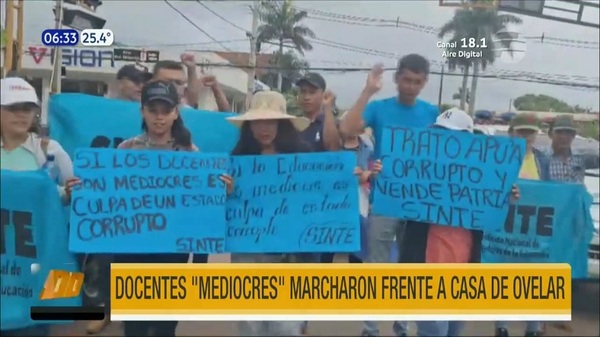 Docentes tildados de "mediocres" por Ovelar se manifestaron frente a la casa de su madre - Noticias Paraguay