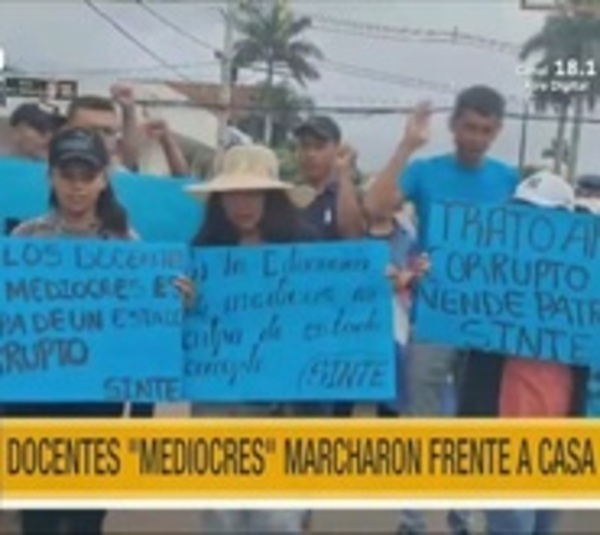 Docentes se manifiestan contra Silvio Ovelar en Caaguazú - Paraguay.com