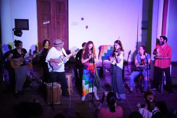 Música en vivo con La Tocatta, Mauricio & Las Cigarras y El Culto Casero - Música - ABC Color