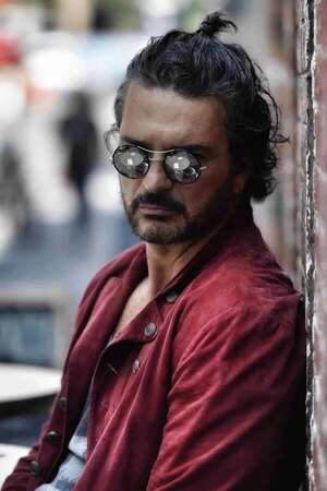 Ricardo Arjona se toma un descanso de las giras por problemas en la espalda - Música - ABC Color