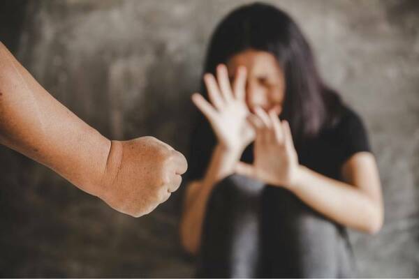 Terrible: habría abusado de su expareja y ¡habría grabado todo!