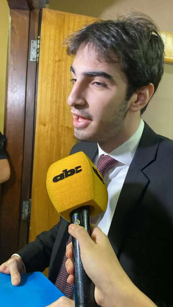Renunció Alejandro “Tratito” Ovelar - Política - ABC Color