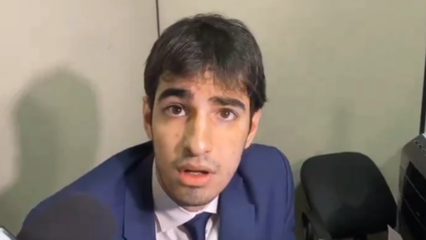 Exalumno de colegio "top" ya no trabajará en Cámara de Diputados