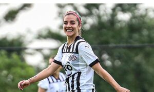 Jessica Santacruz cuelga los botines para ser mamá
