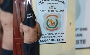 Guardias capturan a hombre con objetos hurtados