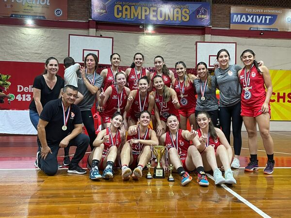 Félix Pérez da la vuelta olímpica tras apretado triunfo en finalísima sub 21 ante Sol - La Tribuna