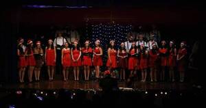 La Nación / Coro de la Católica canta a las fiestas en el CCPA