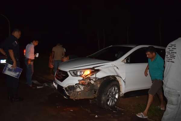 En choque frontal entre camioneta y moto deja dos heridos en Carapeguá - Policiales - ABC Color