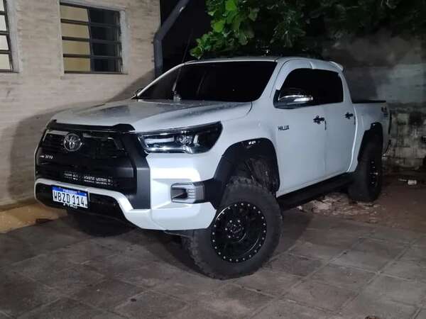 Policía Incautó lujosa camioneta de dudosa procedencia en Ñemby - Policiales - ABC Color