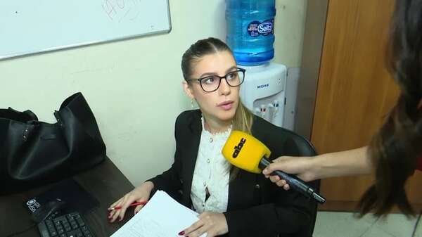 Hija de Alliana no aclara siquiera función y salpica a Raúl Latorre - Política - ABC Color