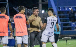 Versus / Iván Almeida y el dulce recuerdo del primer gol de su hijo en Primera