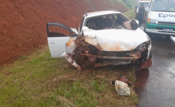 Una cubierta reventó y causó accidente, esta mañana en Yguazú