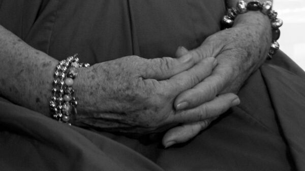 Abandonados y maltratos: Estudio del Ministerio Público revela vejámenes a adultos mayores en el 2023