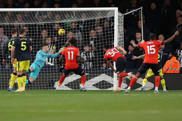 El Newcastle de Almirón, otra vez en crisis - Fútbol Internacional - ABC Color