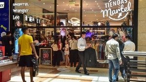 Intenso movimiento comercial previo a noche buena | 1000 Noticias