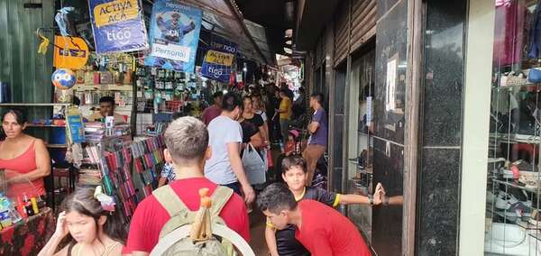 Compras de Navidad generan mucha concurrencia en la zona comercial de Ciudad del Este - ABC en el Este - ABC Color
