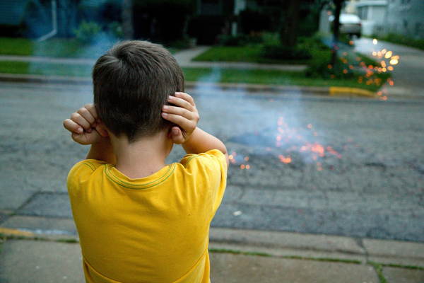 Personas con autismo sufren con la pirotecnia, recuerdan - trece