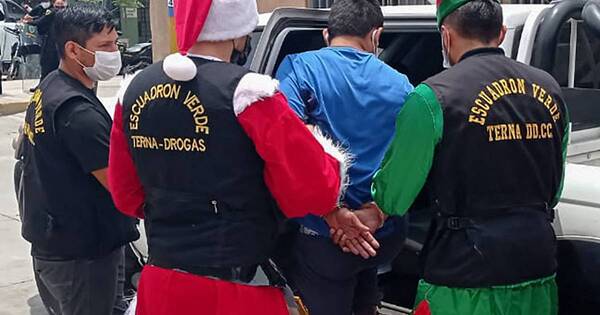 La Nación / Policía antidroga disfrazado de Papá Noel atrapa a los “renos del mal”, en Perú