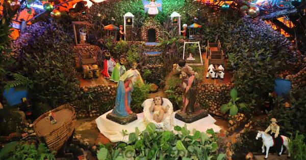 La Nación / El pesebre hidráulico, un mundo animado que alegra las Navidades