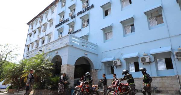 La Nación / Agentes heridos siguen en UTI