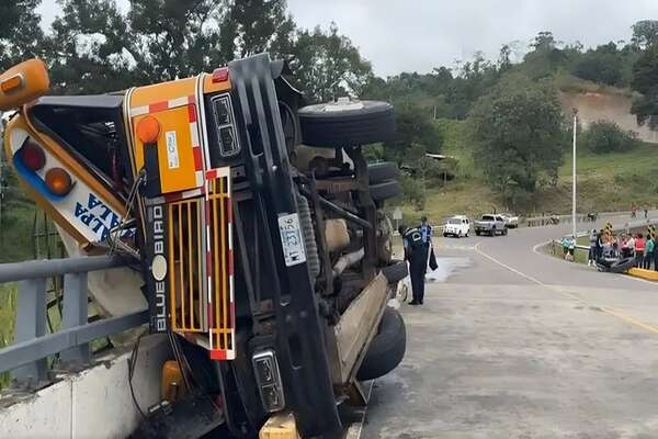 Unos 16 fallecidos y 26 heridos deja accidente de bus en Nicaragua - Mundo - ABC Color