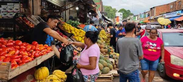 Víspera de Navidad con intenso movimiento en el mercado de Ciudad del Este - ABC en el Este - ABC Color