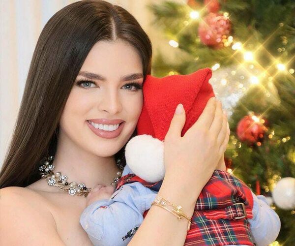 Nadia Ferreira y su mensaje por Navidad con su bebé en brazos