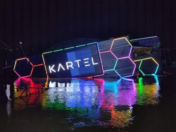 Se hundió el «Kartel», un barco discoteca en Belgrado con más de 100 personas a bordo