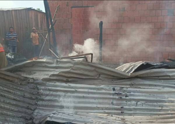 Explotaron fosforito y ¡se incendió la casa anga!