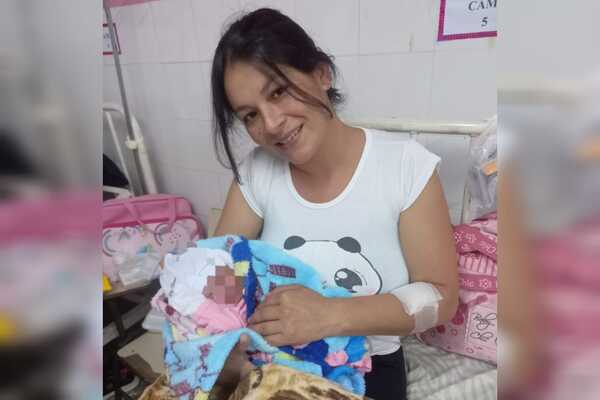 Diario HOY | Nacimiento navideño: una niña en Coronel Oviedo
