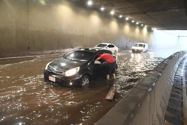 Navidad con tormentas, raudales, cortes de luz y árboles caídos - Nacionales - ABC Color