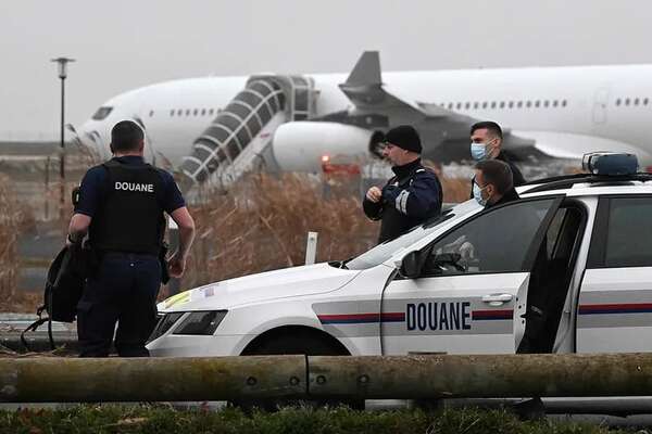 Avión que iba a Nicaragua con 303 pasajeros bloqueado en Francia partió rumbo a India - Mundo - ABC Color