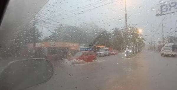 Navidad con abundante lluvia y sin energía eléctrica en Ñeembucú - Nacionales - ABC Color