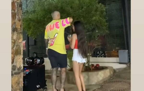 [VIDEO] ¡Víctor Ayala la mueve! Mirá los pasitos de "Chiquitita" que sacó