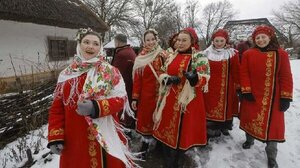 Ucranianos celebran por primera vez Navidad el 25 de diciembre en medio de ataques rusos