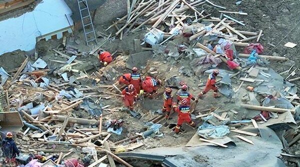 Aumenta al menos a 149 cifra de fallecidos por terremoto en China pasada una semana