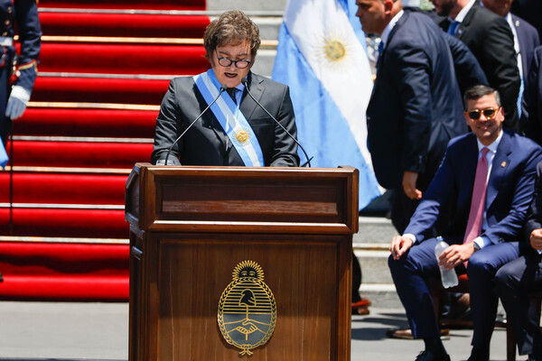 Javier Milei tacha a oposición de "corruptos" y "sádicos" al defender su reforma estatal - MarketData