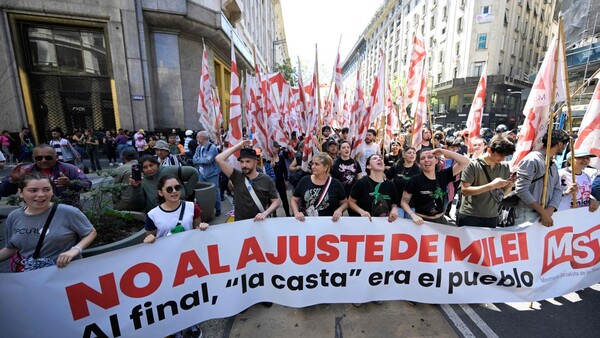 Javier Milei tacha a oposición de "corruptos" y "sádicos" al defender su reforma estatal