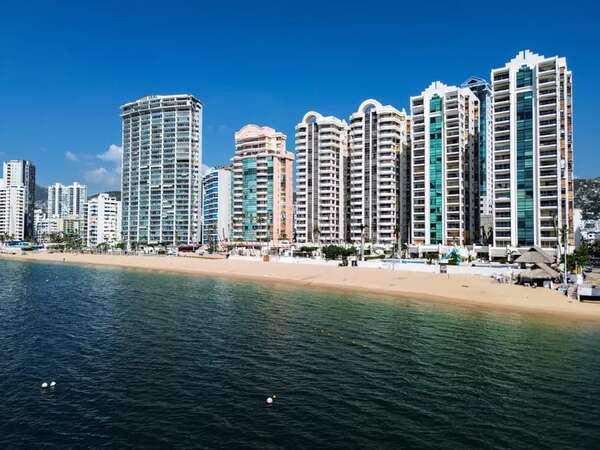 Restauranteros y empresarios de Acapulco están preocupados por playas vacías tras huracán - Mundo - ABC Color
