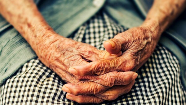 La Fiscalía recibió más de 550 denuncias por descuido a ancianos