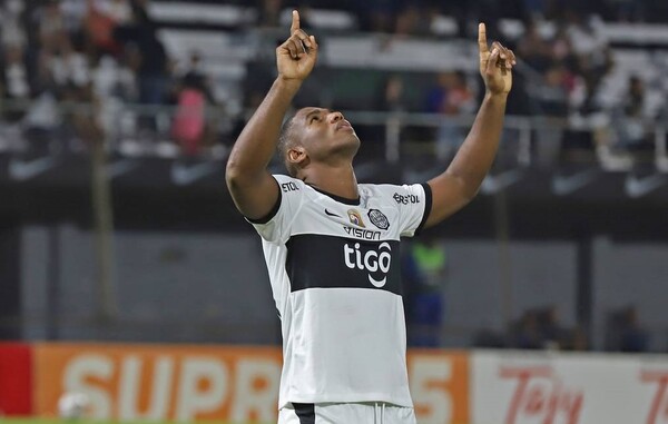 El colombiano Romaña podría emigrar al fútbol argentino