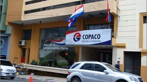 Funcionarios de Copaco se manifiestan para cobro de salarios atrasados y aguinaldo