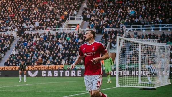 El Newcastle de Almirón recibe una dura paliza en Boxing Day