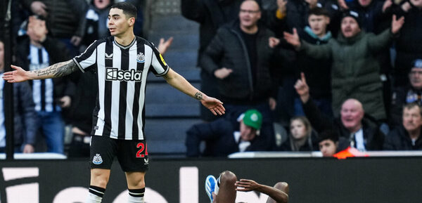 Versus / Con Almirón en cancha, Newcastle sufre una de sus peores derrotas el día después de Navidad