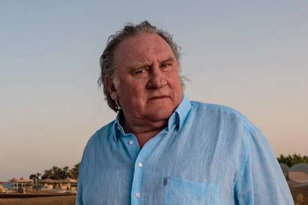 Polémica en Francia por publicación en la que 50 artistas defienden a Depardieu - Mundo - ABC Color