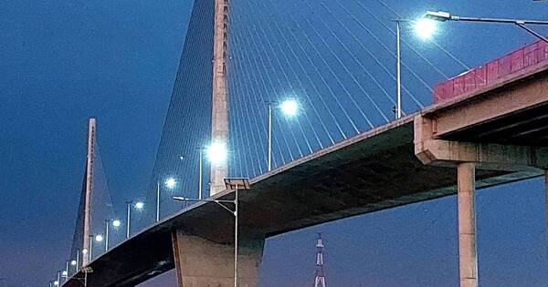 La Nación / Puente Héroes del Chaco brilla con energía solar