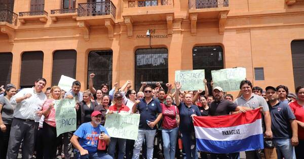 La Nación / Piden que el Estado pague deuda a Copaco para regularizar sueldo a funcionarios