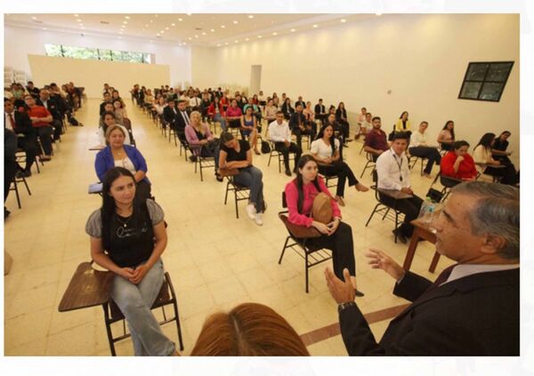 Ministro Ramírez Candia presidió apertura de exámenes en Coronel Oviedo