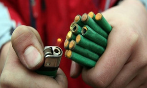Un niño de 11 años sufre lesiones graves en la mano por explosión de un cebollón en Navidad